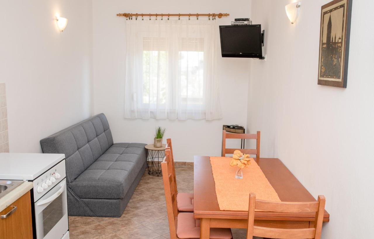 Apartments Silvana In Kampor エクステリア 写真