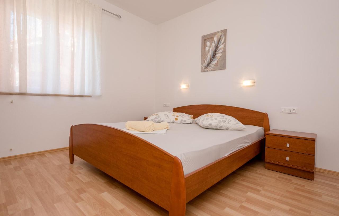 Apartments Silvana In Kampor エクステリア 写真