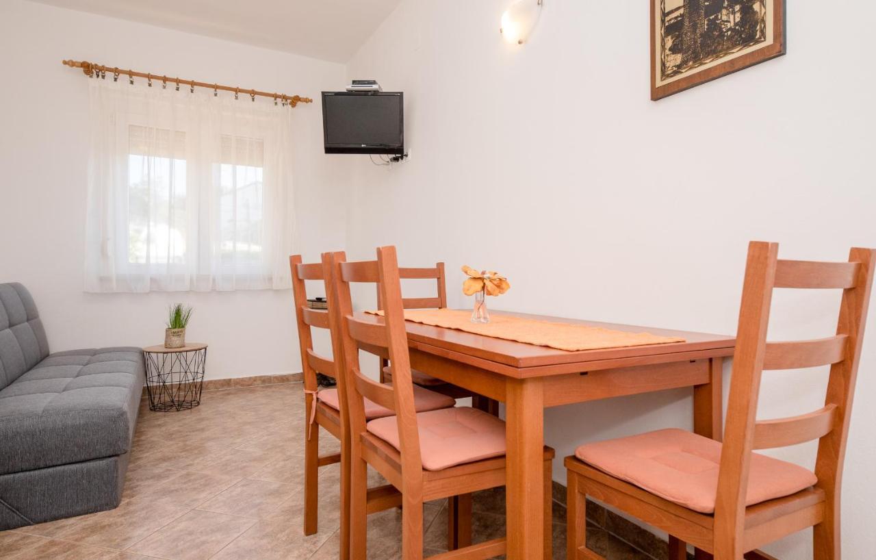 Apartments Silvana In Kampor エクステリア 写真