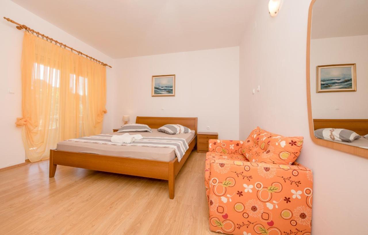 Apartments Silvana In Kampor エクステリア 写真